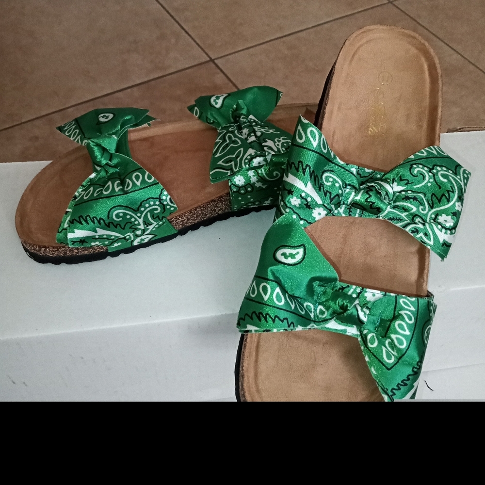 Sandals - Picture 3 of 9